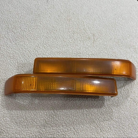 Chev S10 Sonoma Blazer GMC Jimmy OEM Turn Signal Park Lights Lamp Lens 16524255 - Picture 5 of 11